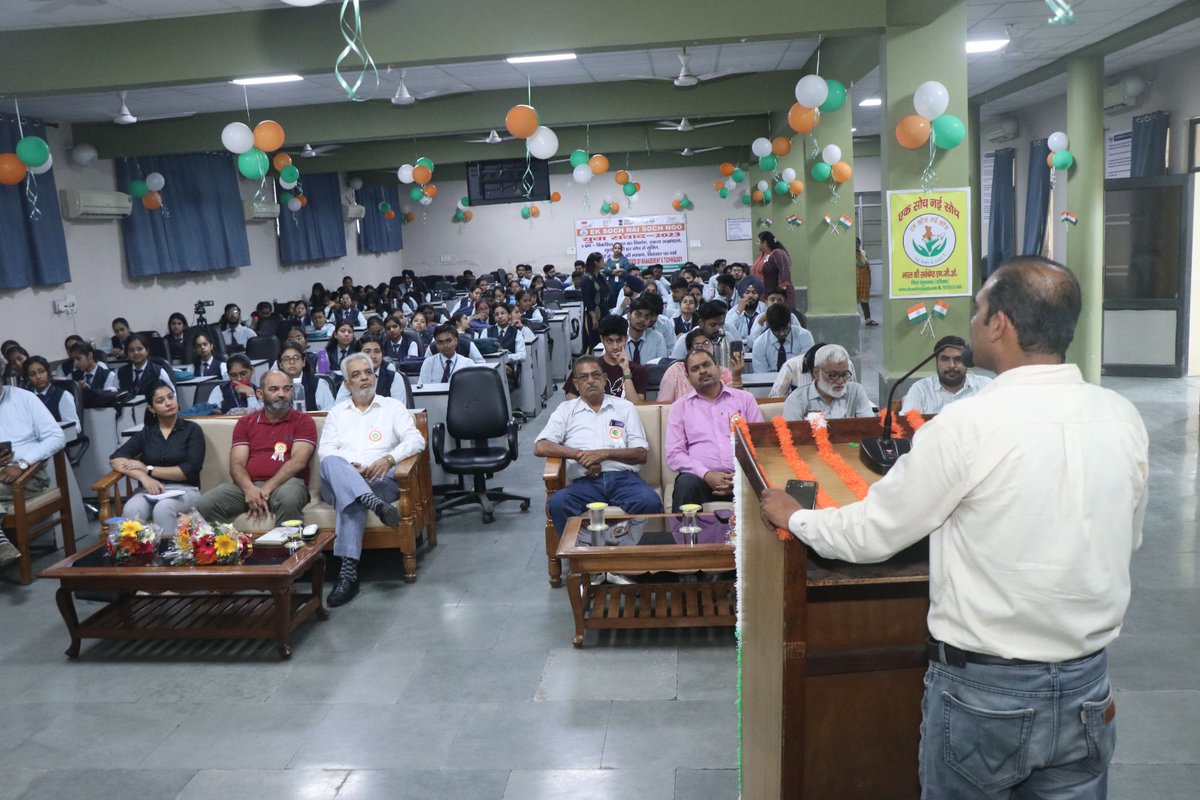 MyBharat_YNR's tweet photo. Glimpses of #YuvaSamwad organized by Ek Soch Nai Soch NGO 
@Nyksindia @YASMinistry @NYKS_RD_Delhi https://t.co/dONOkvZzST