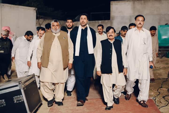 MehrAli09898342's tweet photo. https://t.co/PWYDPZaomw