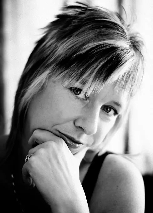 JudithHaire's tweet photo. Rest in Peace my lovely sister @JaneWenhamJones 12.01.1962 to 22.08.2021 @SueMoorcroft @LynneBarrettLee @peterjamesuk @RevRichardColes @JillMansell @KatieFforde @millyjohnson @RNAtweets @BroadstairsLit @IsleThanetNews @WritingMagazine @BBCRadioKent @ChezCastillon 💔 https://t.co/l4VZFB0H5F