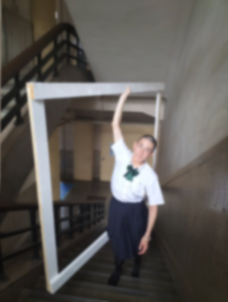 3C_watasinohosi's tweet image. 【稽古日記】
8/22 卓球場練習
本日は最後の卓球場での練習日！
本番とほぼ同じ状態で通し練習を行いました。
2枚目は窓枠を軽々運ぶチカ役のI.Oさん。頼りになります👍
#3C #わたしの星