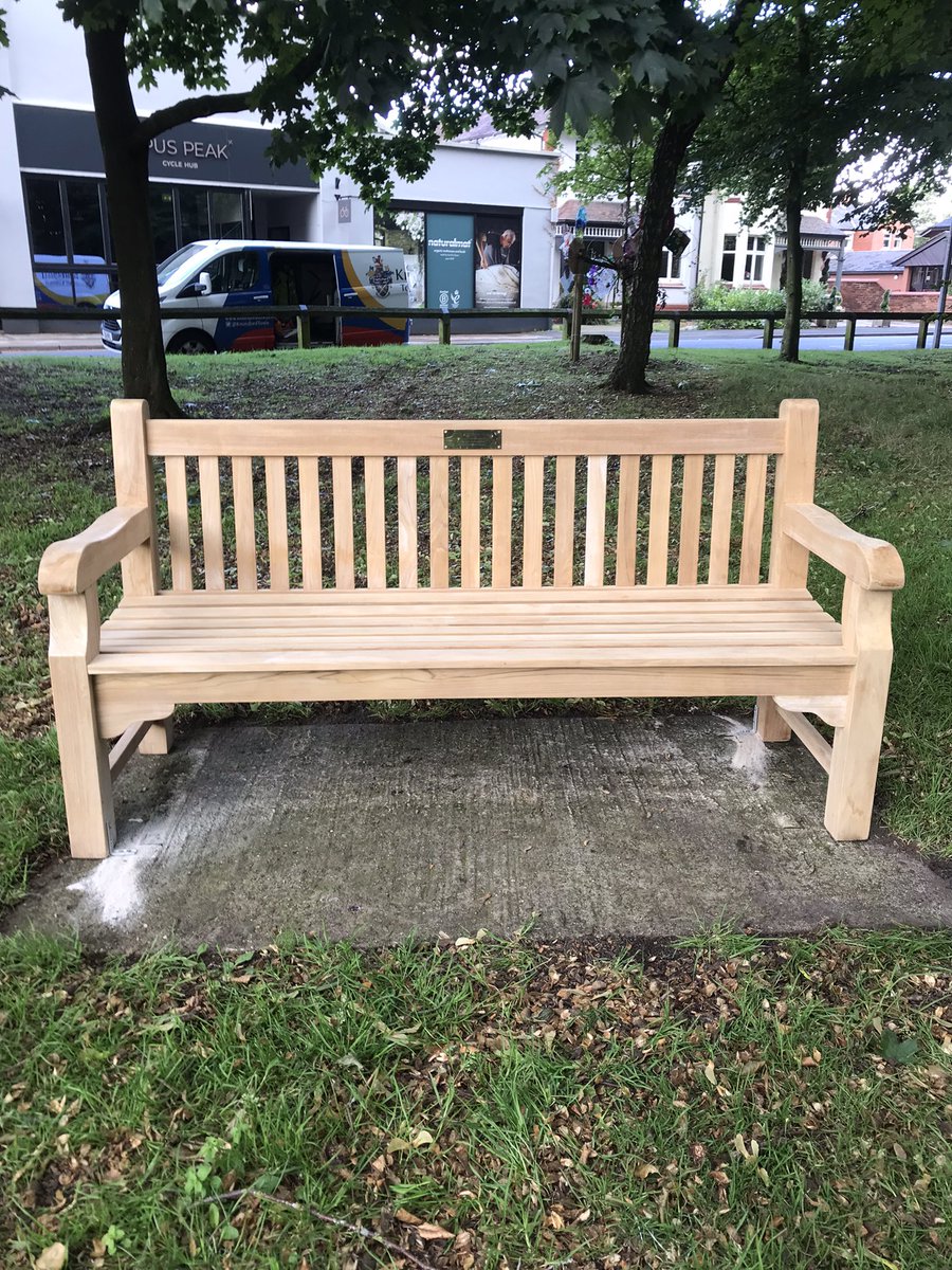 Beryl “Mopsy” this one’s for you. 
The new Mopsy bench sitting now in Wallwood #knutsford