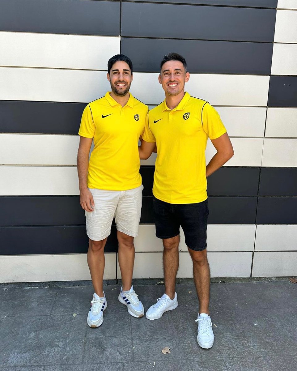 Nuestros compañeros Héctor Báez (G1) y Christian Meira (disponible G1) representan al comité en el Clinic de la FEB 23/24 para árbitros G1 y G2 que se desarrolla en Zaragoza los días 19 y 20 de agosto 🏀💛.