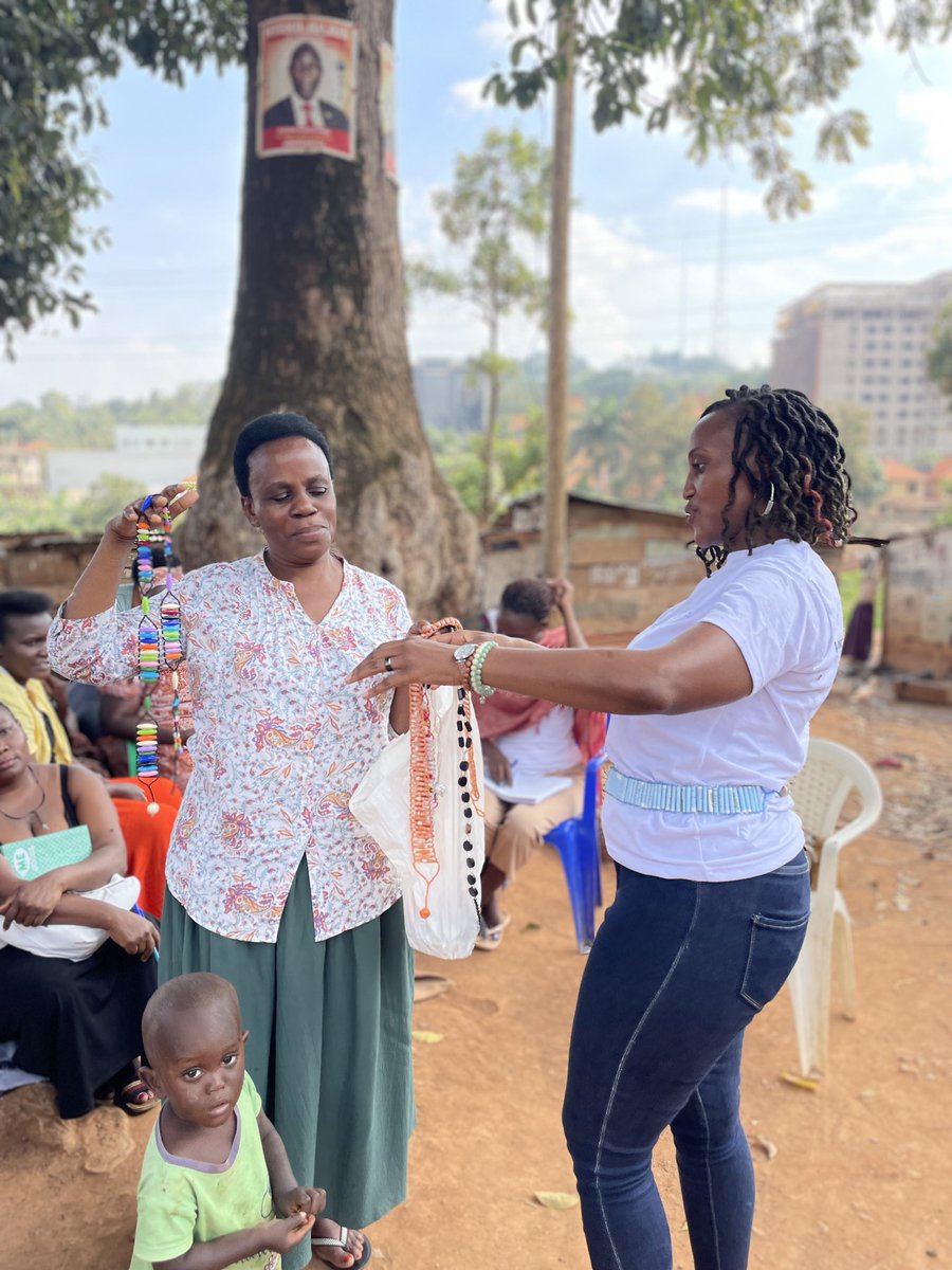 AloraInitiative's tweet photo. Happy Tuesday folks 😊

Meet Betty, one of the women who is part of our Financial Class. 

She is an entrepreneur who is starting from scratch, rewriting her narrative and using Entrepreneurship as her bridge to empowerment. https://t.co/a1jlrXKf1M