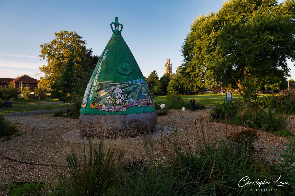 Early Morning In Boston Central Park @Bostonboro @Boston_lincs @BostonTownscape @VisitBostonUK @stump_boston @LydiaSRusling @michellesacks2 @LincsLife @TransportedArt @LincolnshireLyf #bostoncentralpark #LincsConnect #bostontown #summer