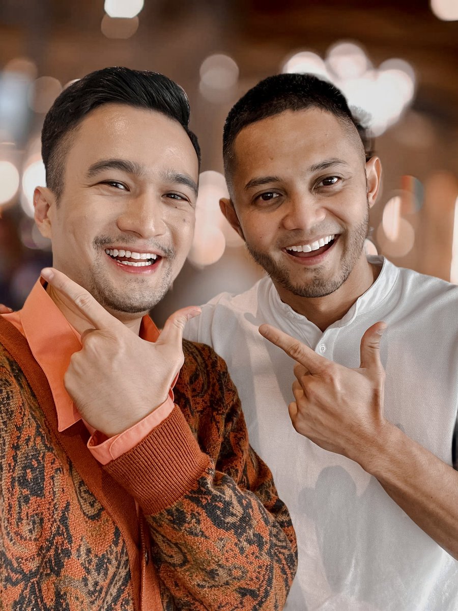 amirizwanrahim's tweet photo. Happy retirement @hairulazreen! Selamat maju jaya dalam apa jua bidang yang di ceburi selepas ini!
#hairulazreen #FamilyFirst #actorslife #suketv #sukesangat #suketvhost https://t.co/fbFEmsObTF