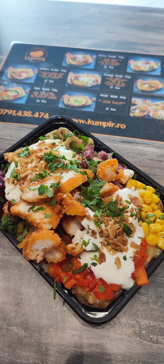 LaKumpir's tweet photo. Kumpir Personalizat 🥔🧀🌶️
#Brasov #delivery #cartofcopt #streetfood #kumpir https://t.co/scKo9iJ08V