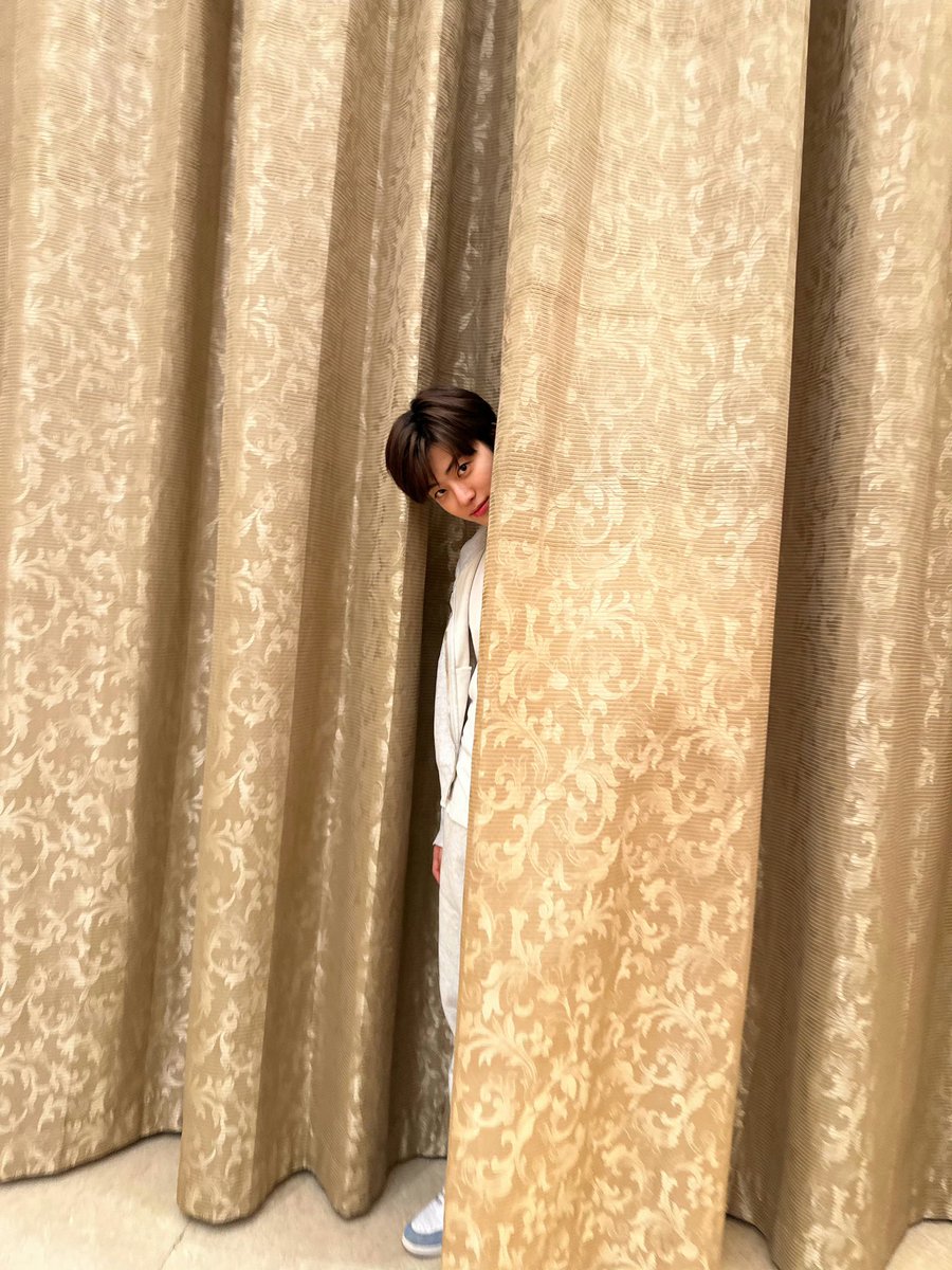 NJMENCT's tweet image. When the curtains feel like they have a sound that can be heard through the air, telepathy happens so that you start to pack yourself behind it and make everyone questioning where the bunny is at. It can be a good idea to hide and seek, hiding ourselves from the world. 😌