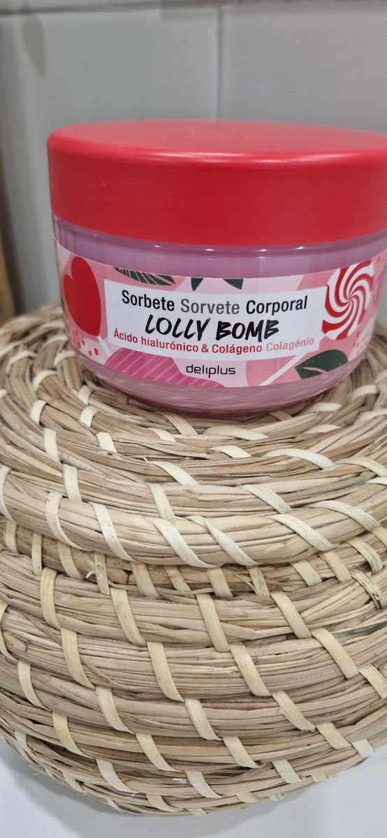 Coquetabb's tweet photo. @Mercadona que ha pasado con la crema Lolly Bomb? Ha salido hace escasas semanas..  y ya ni está desde hace otras tantas semanas... era increíble su fragancia y textura... https://t.co/igjoqAajjz