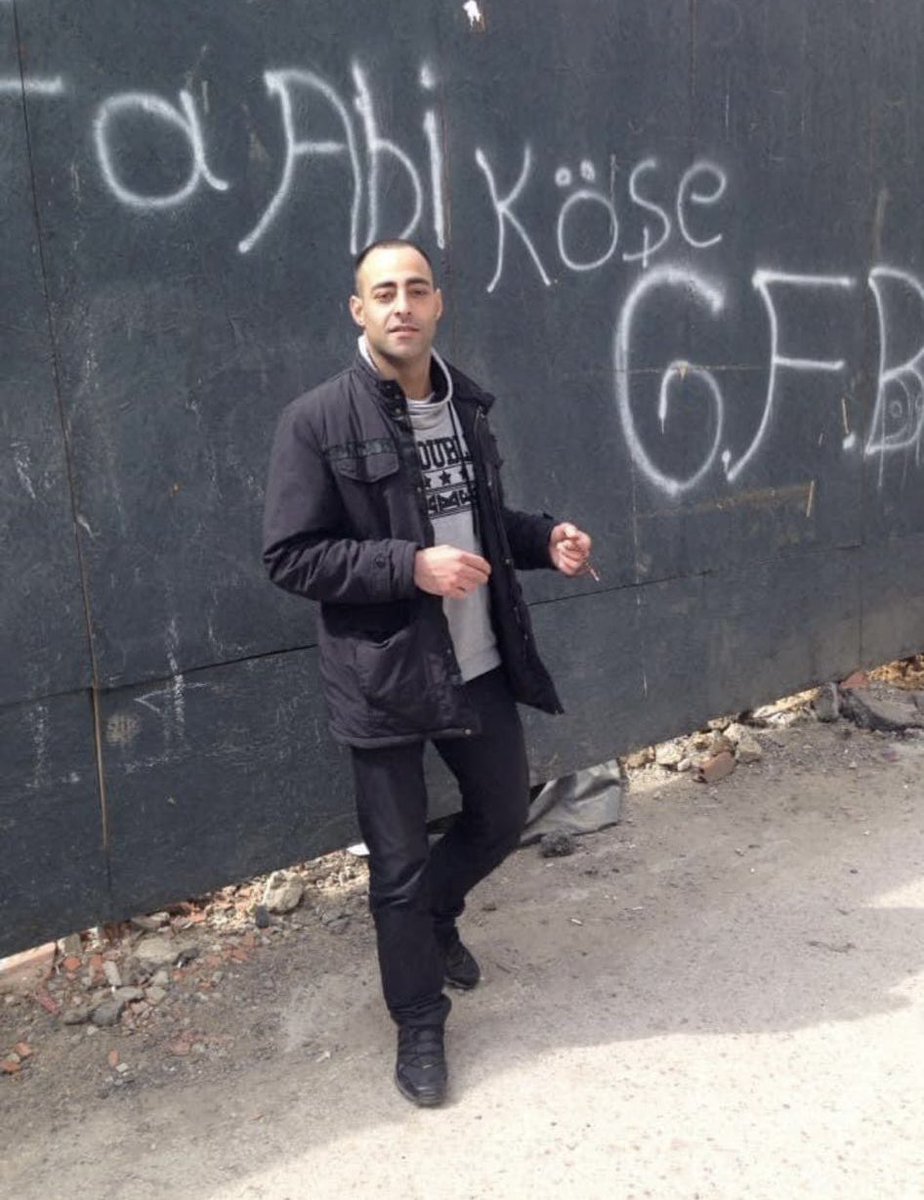 gencfborg's tweet photo. Grubumuz üyelerinden Bora Çiftçi (Arap Kirli)'nin vefat haberini üzüntüyle öğrenmiş bulunmaktayız. Merhuma Allah'tan rahmet, kederli ailesine ve sevenlerine baş sağlığı dileriz. #GençFenerbahçeliler https://t.co/8i167CMh37