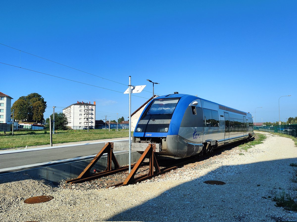 lejeunedutrain's tweet photo. Pontarlier Gare International desservi par #TransN, #Mobigo, @RailService et @TER_BFC_Trafic https://t.co/NEmmnFgobo