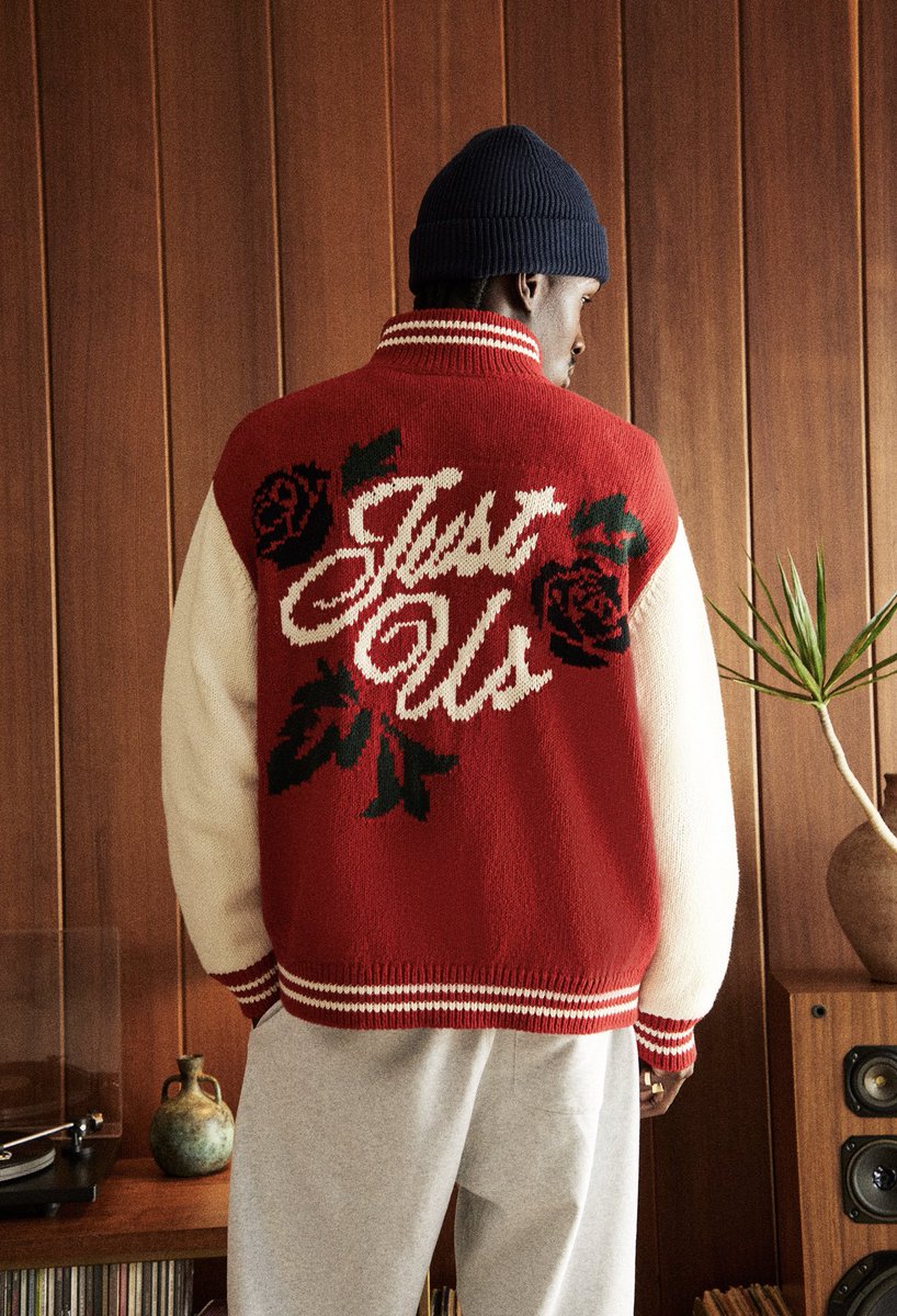 StreetFashion01's tweet photo. KITH FW23 By Ronnie Fieg!!🖤 https://t.co/2jTWCGNSVC