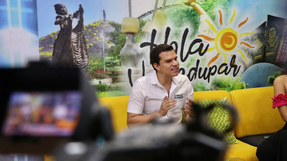 camiloquirozh's tweet photo. En @HolaValledupar, 
del @Canal12vpar_ , le decimos a los televidentes que necesitamos un norte claro. #Valledupar se merece un alcalde libre, ya tenemos que dejar la improvisación sin horizonte y la forma real de construir proyectos de ciudad, es de la mano de la gente. https://t.co/d75ZhYrsr1