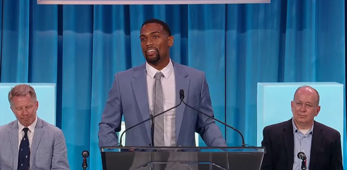Current MD-PhD student, Nehemiah Stewart, was the Keynote speaker for 2023 New Student Convocation! Watch him inspire students here: youtube.com/live/SuPiG-q-F… @nemo_stewart07 #unc #uncmdphd #carolinafamily #mdphd