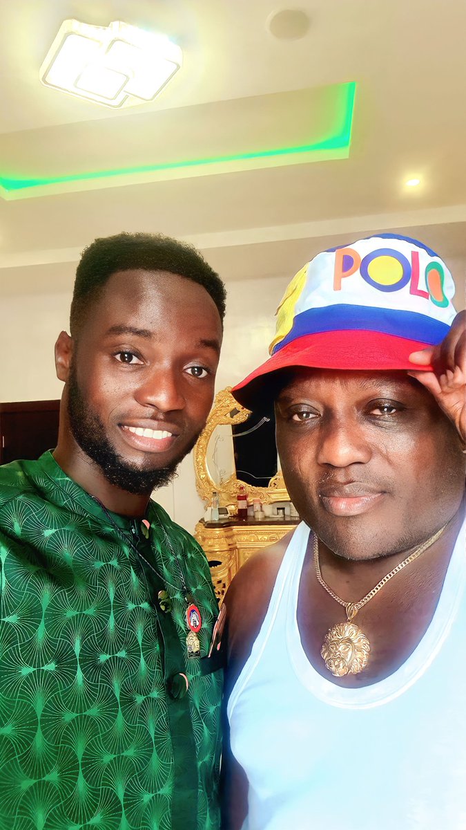 axiomatic007's tweet photo. Oba pelu Omo-oba! Baami Ayinla 💖👑💖

#osupa #BRICS #pasuma #AsakeLivein02Arena https://t.co/wAz2gwW4jH