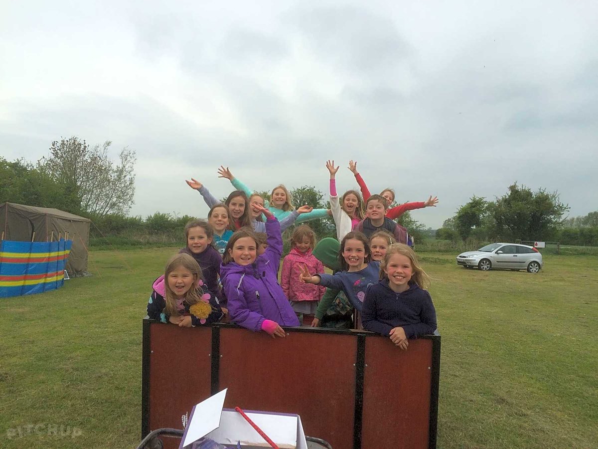 schoolbusstays's tweet photo. August Bank Holiday Availability! Stay @ the Award-winning @Petruthcamping in Somerset. Camp in a tent, bring a campervan, or go for an amazing stay in a fully converted American School Bus! FirePit, BBQ, Coffee, Pizza &amp; Ice-cream.
https://t.co/oDwU0bt6DV
https://t.co/qgXCeFQIYI https://t.co/QcbtIMAKm1