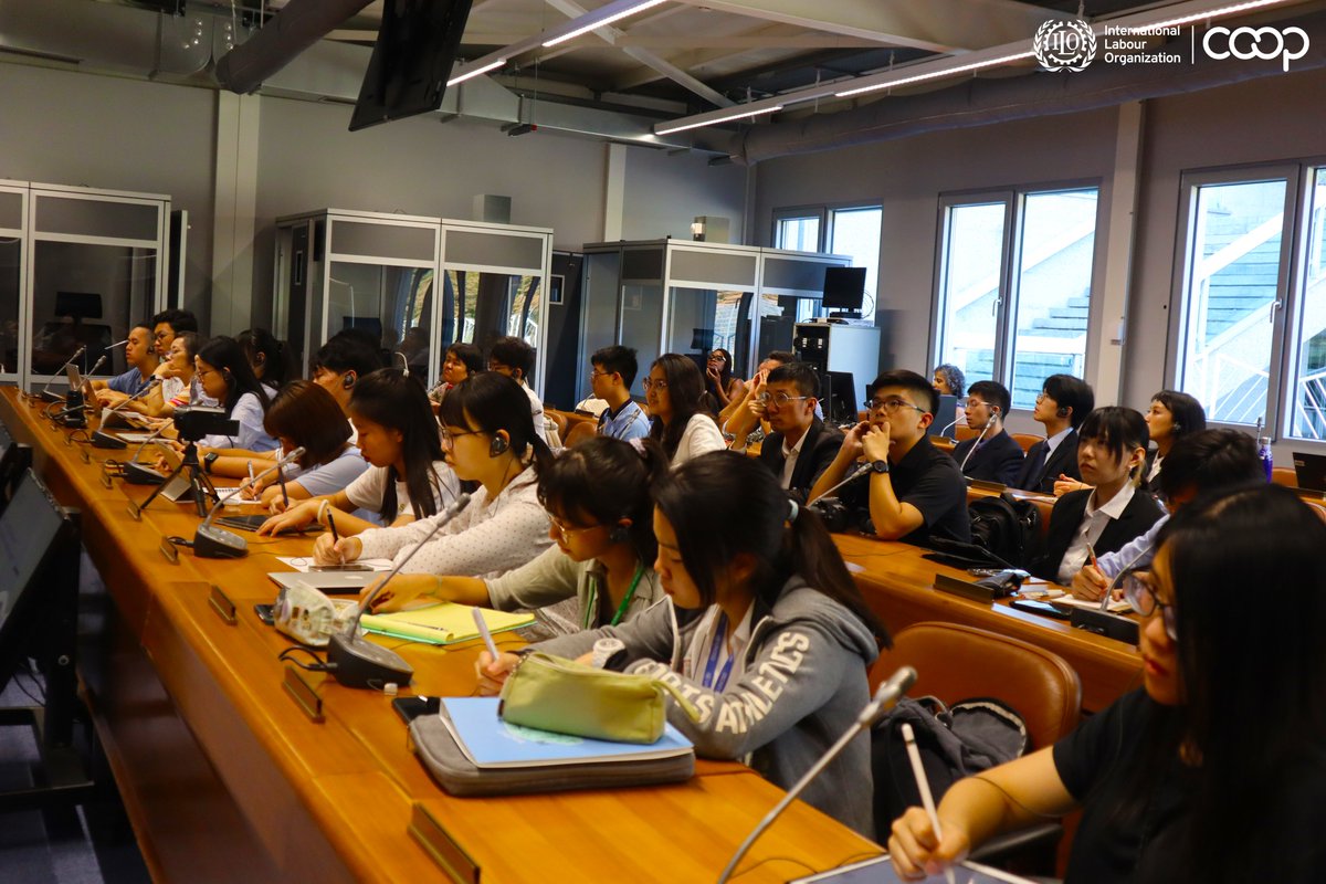 ilocoopsse's tweet photo. 📣Update

👩‍🎓👨‍🎓 #Students from the National Chung Cheng University, #Taiwan are at the @ilo today for a #lecture on Social &amp; Solidarity Economy #SSE, #DecentWork &amp; #SustainableDevelopment 🇹🇼

@simcim #ilocoop #asiapacific #academia #Geneva https://t.co/aImKZre2x2