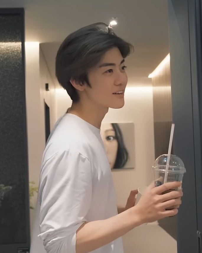 คือพี่แจมินเขา ㅠㅠㅠㅠㅠㅠㅠ หล่ออะ หล่อจับต้องได้ ได้ตอนไหน ㅠㅠㅠㅠㅠ