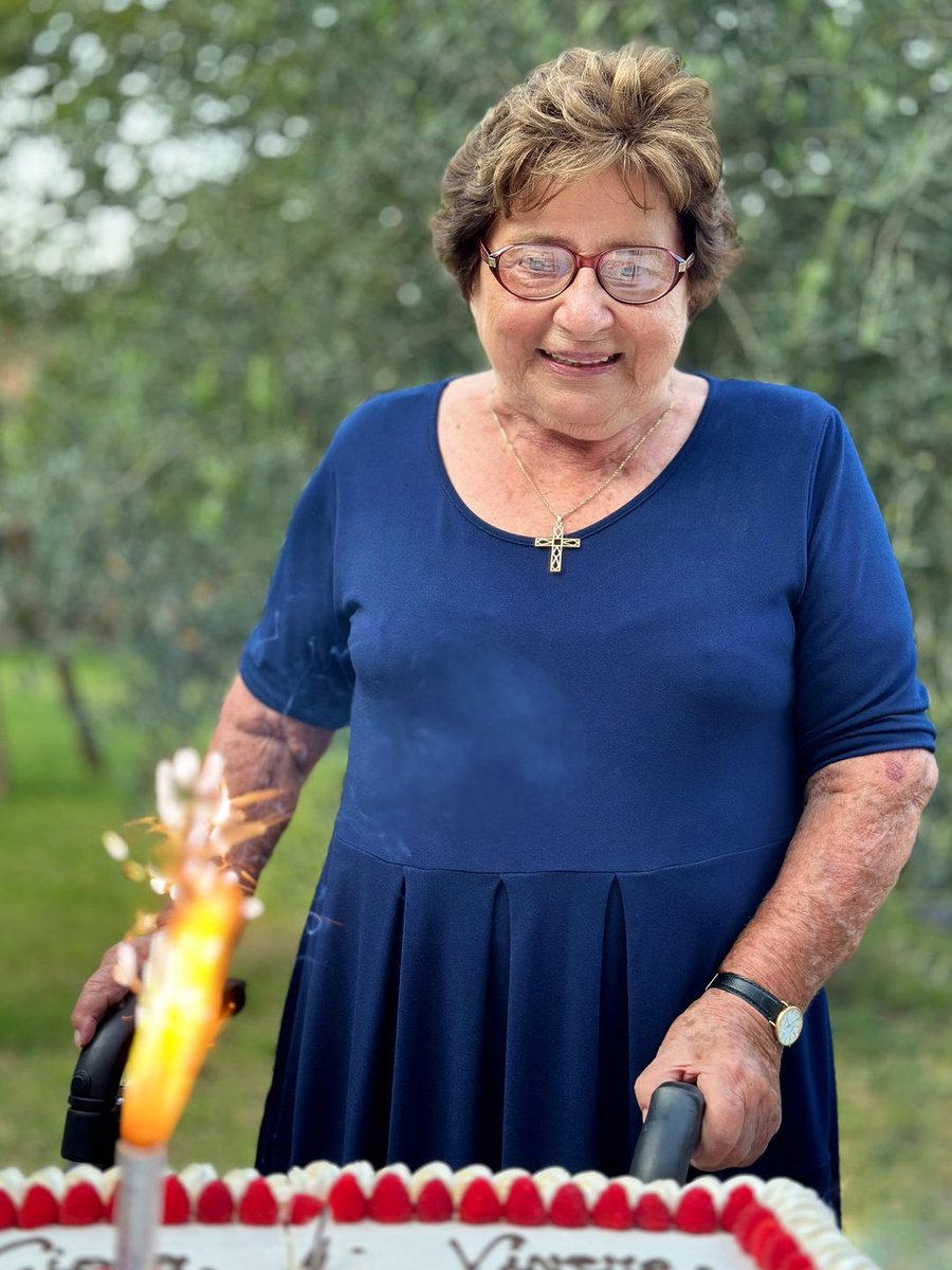 📷Ieri abbiamo avuto l'onore di festeggiare un traguardo incredibile: il 95° compleanno di Teresa Marzadro! Moglie affettuosa di Attilio #Marzadro, ha costruito insieme a lui una famiglia forte e unita.
Teresa, sei il ❤️ della nostra famiglia! #Auguri da tutti noi! 📷📷📷