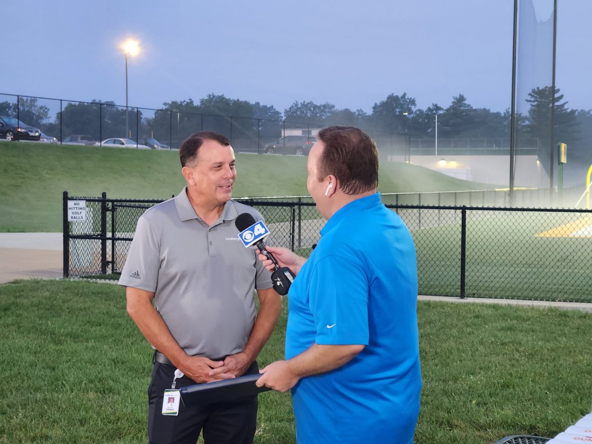 Exciting first day of school for our LHS students!  The building is finished! #whywefly <a href="/LindberghFlyers/">Lindbergh Schools</a> <a href="/KMOV/">KMOV</a>