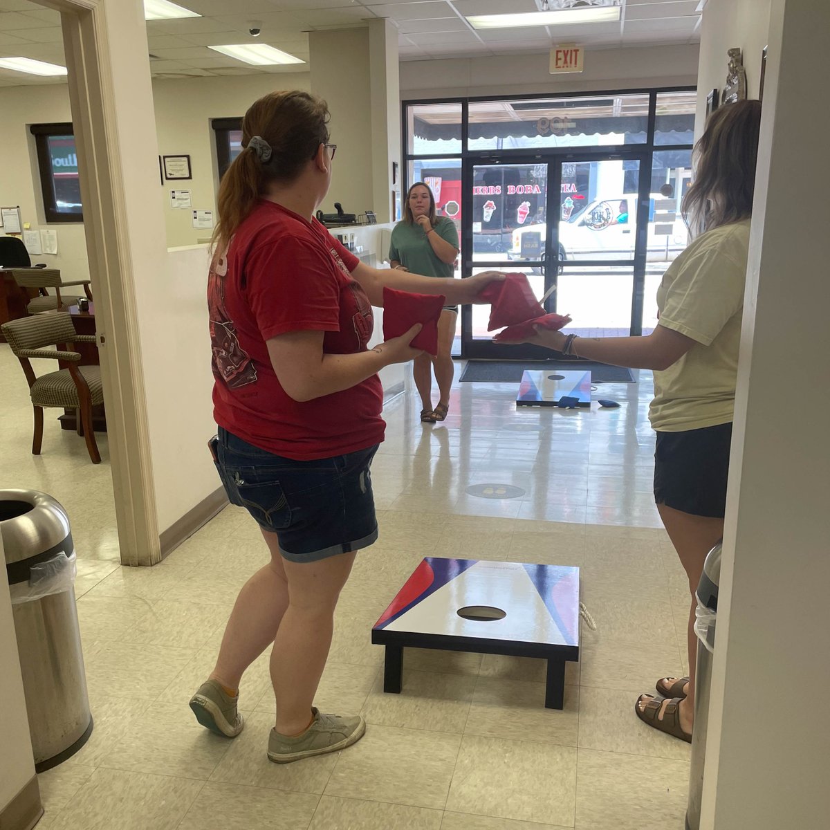 FloDar_Tech's tweet photo. The Back to School Bash at the Mullins site yesterday was outstanding. Thank you to all the students who came by to get to know each other and enjoy food and games. We hope you had a wonderful time.
#fdtech #peedee #marionsc #mullinssc #nicholssc #technicalcollege https://t.co/JXwUr8ehR5