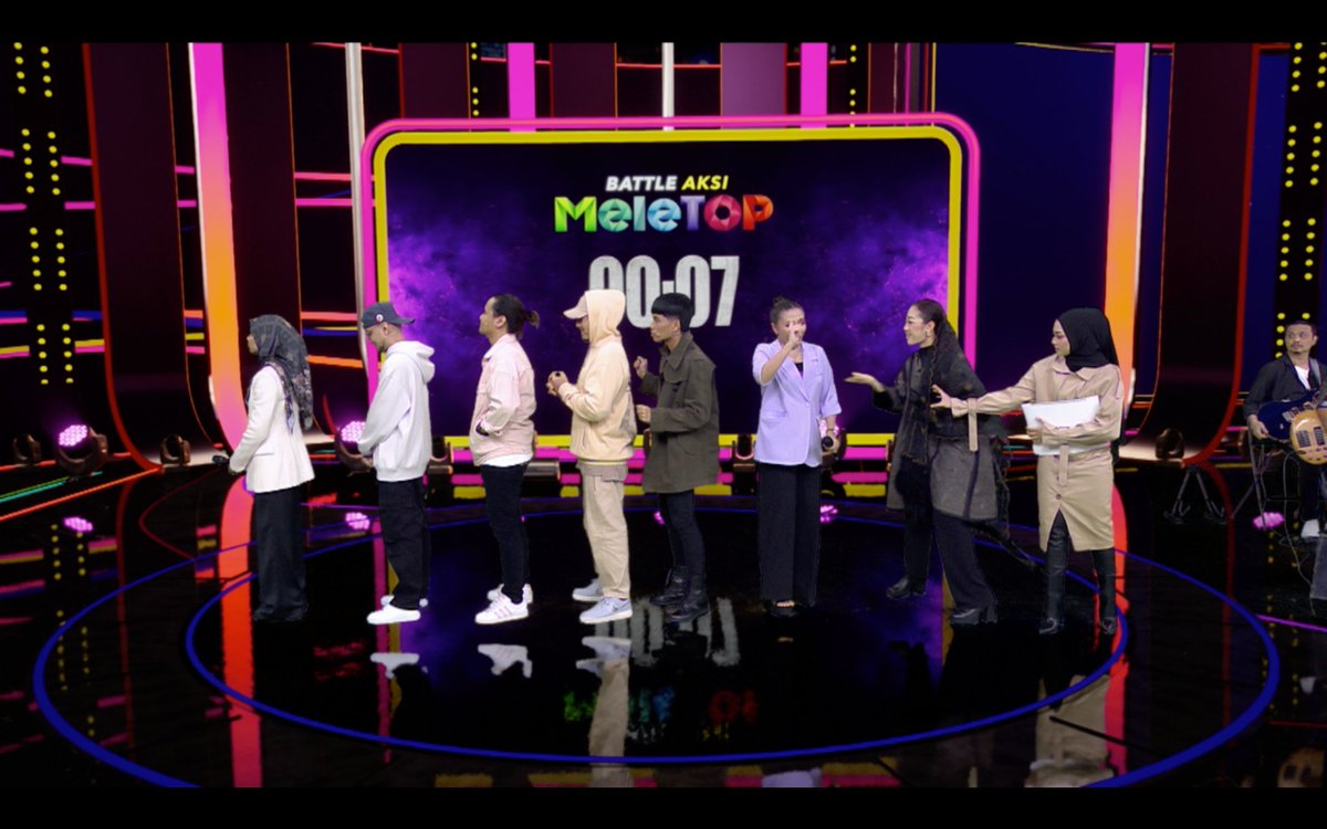 MyMeleTOP's tweet photo. Masih bersama geng geng #TheChosenOne @sarah__suhairi @wani_kayrie #aisharetno @shihazikir87 @LsTheOfficial #kmykmo #puteramuhammad tapi Battle MeleTOP, βAksi MeleTOPβ bertemakan kemerdekaan. π₯π #meletop https://t.co/b9IBVzPQFF