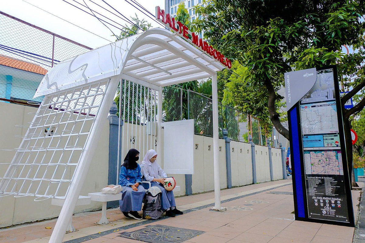 Selamat malam Reek~

Gimana Bulan Agustusmu hingga saat ini? Menyenangkan? Atau penuh perjuangan?? 🥹

Apapun itu, semoga kamu selalu diberi kekuatan untuk menghadapi hari ya Rek 💪🏼

Suroboyo Bus akan selalu setia untuk menemani perjalananmu menyusuri Kota Surabaya