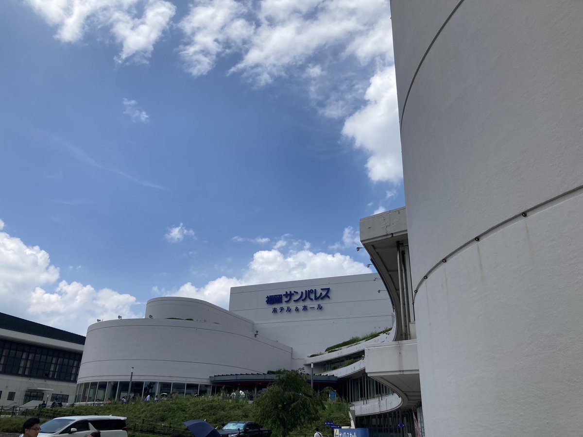 nozoko17's tweet photo. 翌日はゆかりんの福岡公演でした💗
会場の福岡サンパレスの近くのマリンメッセも見に行ったよ。
博多埠頭の方も行ったけどさらっとだけだったから、次は博多ポートタワーの中入りたいな〜🗼 https://t.co/WKQUiRI5qf