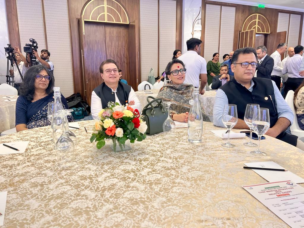 #teamWAI with <a href="/pushkardhami/">Pushkar Singh Dhami</a> ji at CHIEF MINISTER INTERACTION WITH INDUSTRY LEADERS

#Uttarakhand "land of opportunities"

<a href="/ukcmo/">CM Office Uttarakhand</a> <a href="/manurajbhalla/">Manu R. Bhalla</a> <a href="/suniltyagi67/">Sunil Tyagi</a> <a href="/sanatanvicharak/">Mohit Kapoor मोहित कपूर 🇮🇳🚩</a> <a href="/_CargoTalk_/">CargoTalk</a>