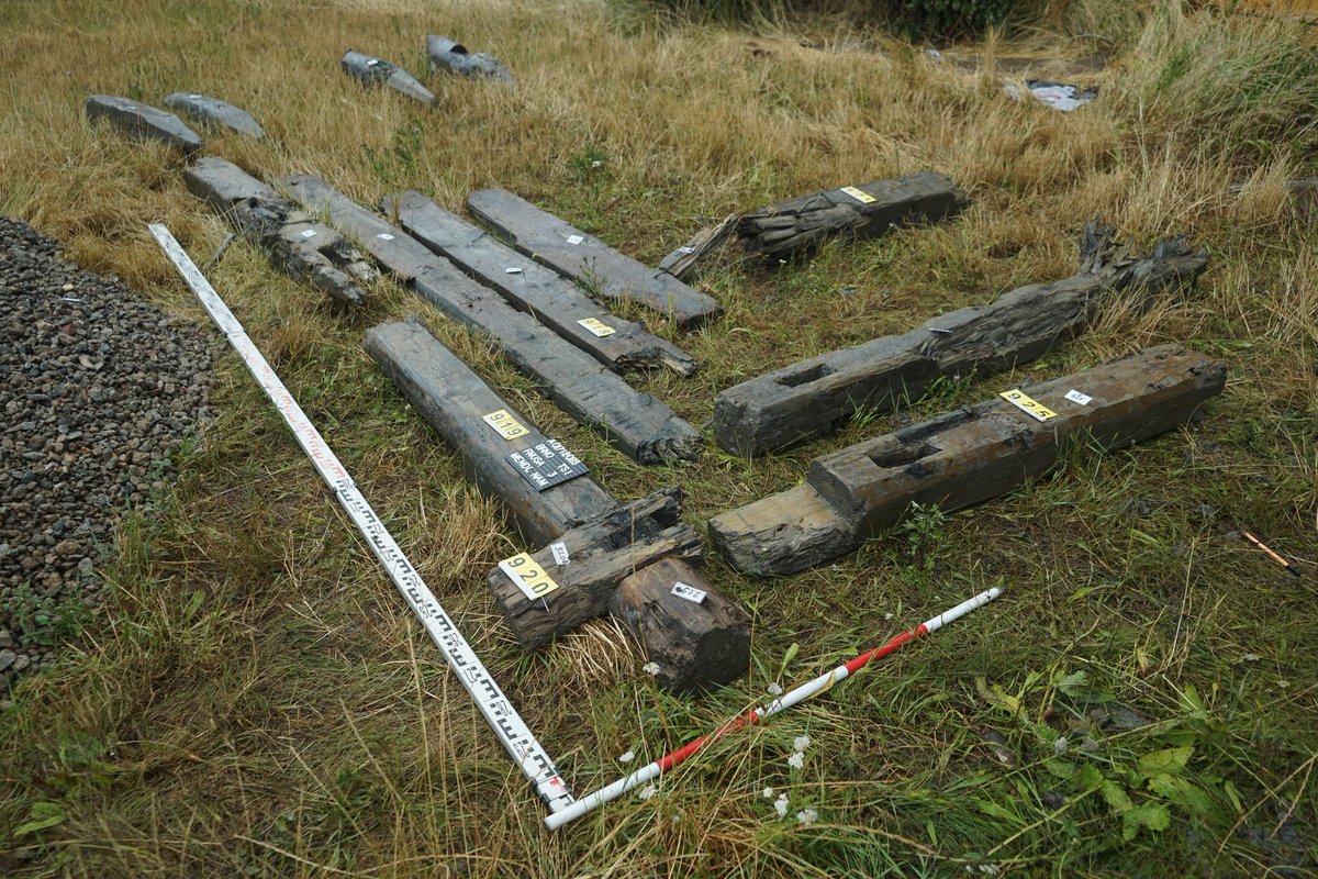 BrnenskyDenik's tweet photo. Věděli jste, že přes současné Mendlovo náměstí kdysi tekl svratecký náhon? Nový objev archeologů @ArchaiaBrno poodhaluje víc informací. Mrkněte se zde, co našli a na co nového přišli😉👀👉https://t.co/YLAXJyS7UM
#Mendlak #SvrateckyNahon #Brno #nalez #historie https://t.co/VcndozHdt0