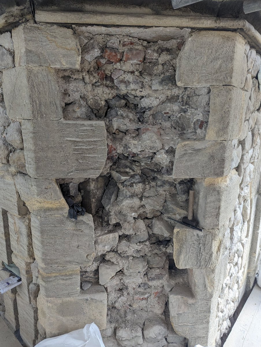 ARJ_Hawkins's tweet photo. Victorian building leaving something to be desired here https://t.co/bDQD7zlGwG