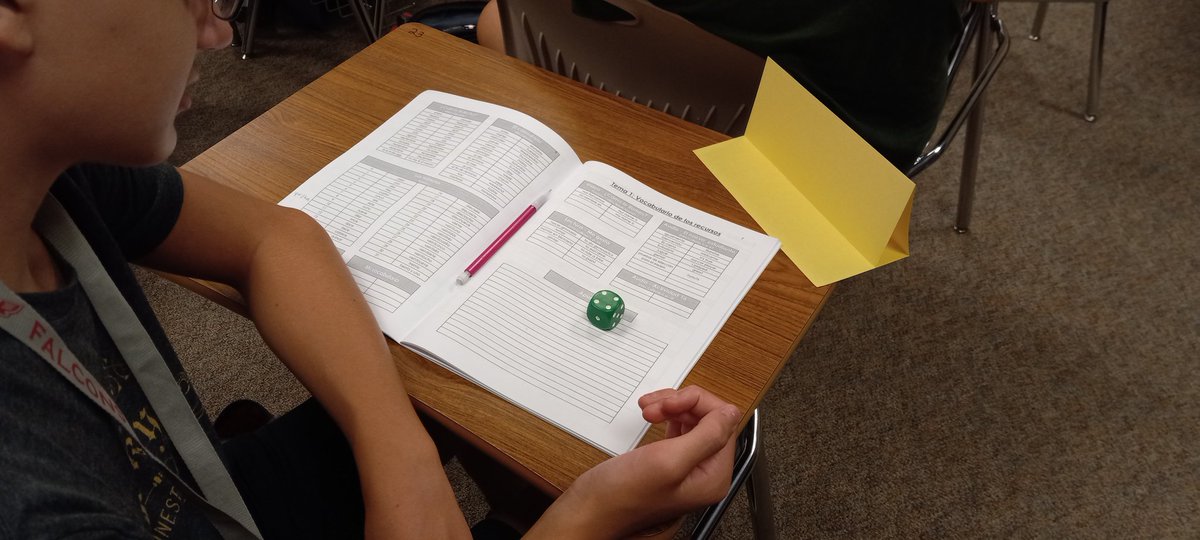 MrsKreiler's tweet photo. Ss #kinestetic learning numbers, rolling dice, adding and subtracting in Spanish. They enjoy the direct relationship between movement and memory and learning. @cecilialaraLOTE https://t.co/ZQxNFPem5Y