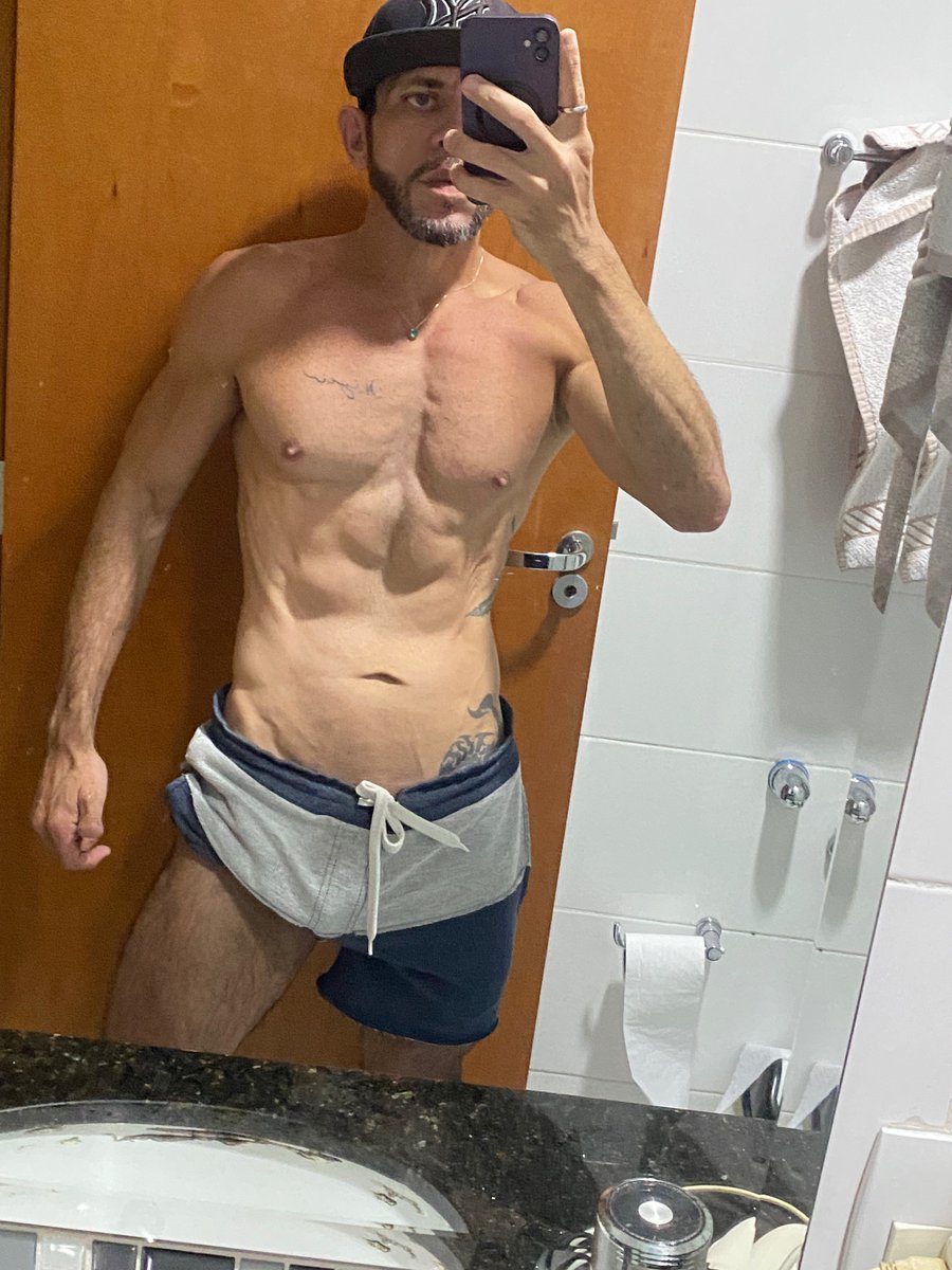 MooreRodrigo's tweet photo. HE IS FIERCE…
#goodnight #heisfierce #pic #newpostpic #newphoto #emhd #fitness #gym #pride #likefitness #likegym #boyfit #boyfitness #boygymnast #boy #gay #muscle #definicaomuscular #ousado #sexy #barbudo #barbudoestiloso #tatuagem #newpost📸 #macho #men #lifestyle #instaboy https://t.co/iBVAbmyTMH