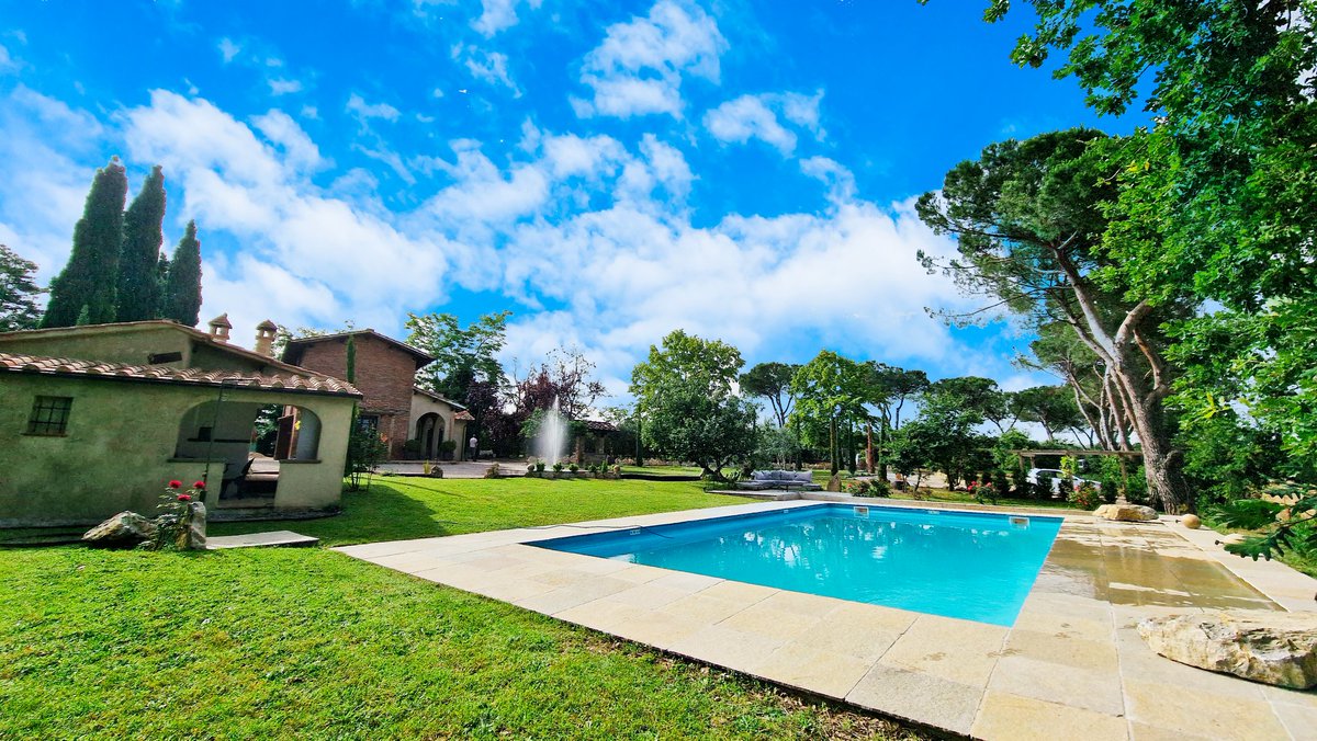 toscanaimm's tweet photo. Restored farmhouse with pool for sale in Castiglion Fiorentino, Tuscany

V308 - https://t.co/lra5J6KqWm

#realestateagency #italy #tuscanyrealestate #tuscany #farmhouse #stonehouse #houseforsale #tuscanyhill #italianlifestyle #renovatedhome #agenziaimmobiliare #toscanaimmobiliare https://t.co/CPCnFXTuqh