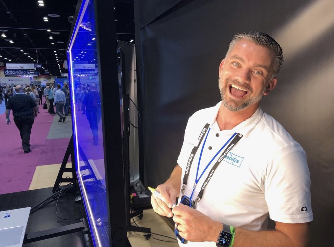 GeteGlass's tweet image. Now THIS is the look we aim to see on your student’s faces when you turn on eGlass for the first time! With our transparent lightboard all distractions seemingly vanish, and your class becomes instantly engaged with your lesson! #edtechtools #edtech #drawthemin #teachertwitter