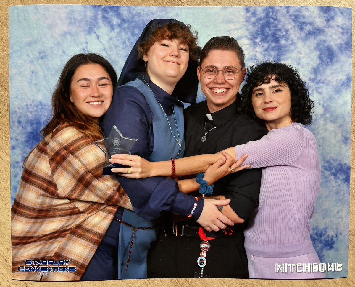 1stclasstrash's tweet photo. meeting kristina to tonteri-young, olivia delcán on top of hundreds of wonderful new people at #Witchbomb this weekend — AND winning 2nd place in the cosplay contest — has healed my whole goddamn soul https://t.co/D91hERQ03W