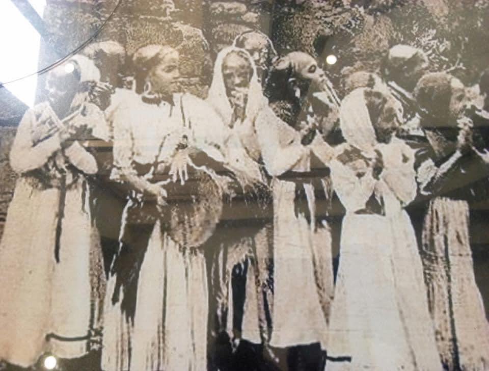 SeifGebre's tweet image. The celebrations of Ashenda in #Tigray over 100 years ago. Generations come and go, but the culture has remained the same through ages.

ርሑስ በዓል ኣሸንዳ!
Happy #Ashenda!
#AshendaTigray

@UNESCO