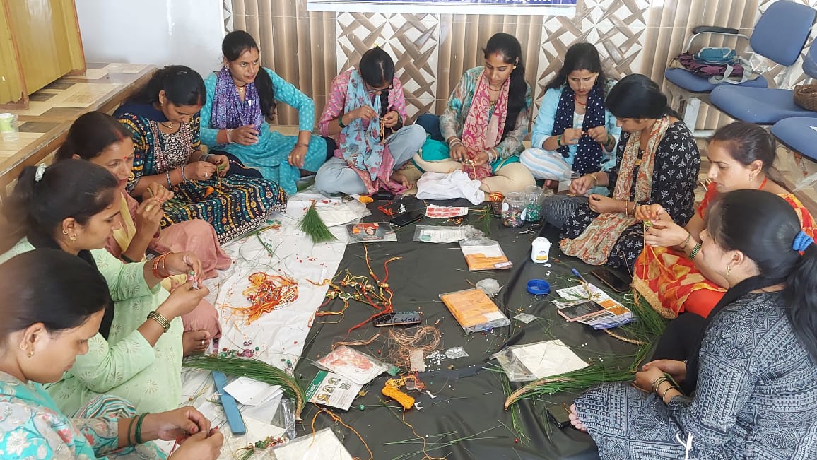 NrlmDunda's tweet photo. Under #Mukhymantri shasakt #Behna  #yojna Rakhi making work going on @Dunda Blok District  @Uttarakashi By #SHGs #Members For occasion of #Rashabandhan 
@ukcmo 
@UsrlmOfficial
@MoRD_GoI
@USRLMUTTARKASHI 
@CdoUttarkashi 
@REAPUttarkashi https://t.co/d4LvAyA2FW