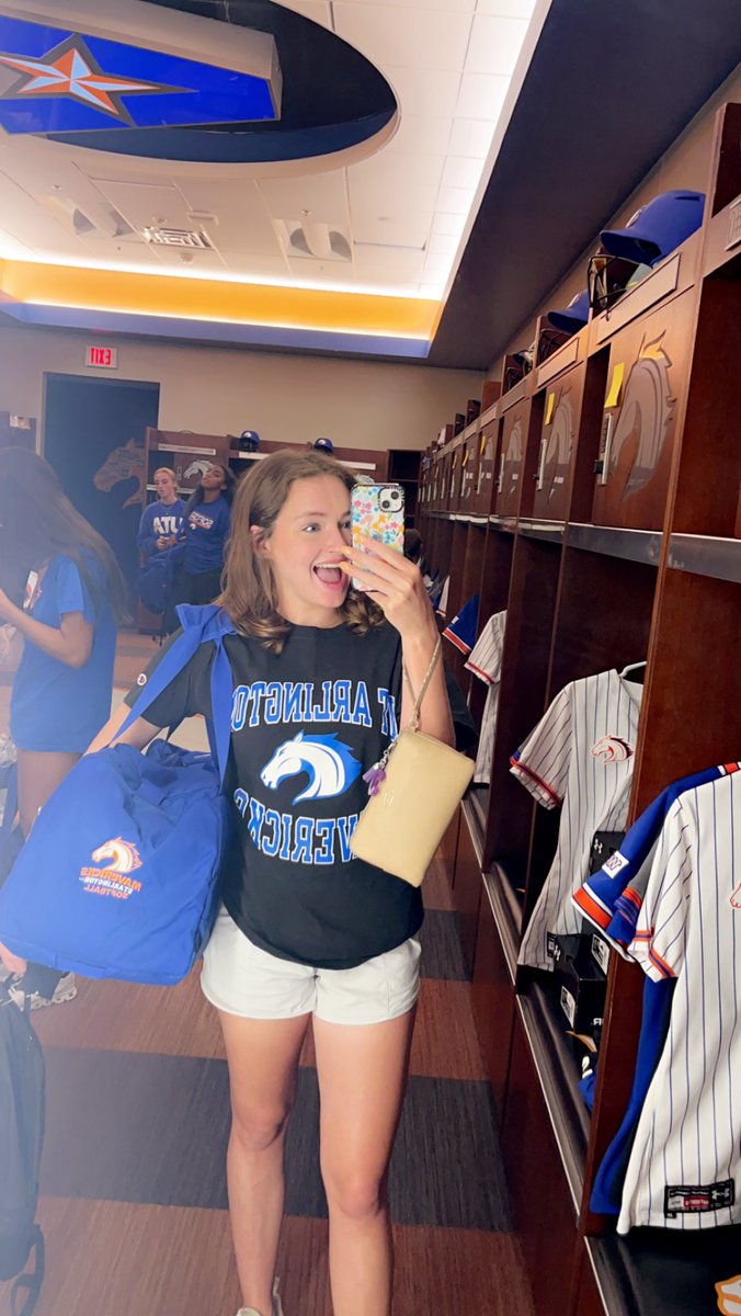 camcoop_12's tweet photo. First few days @UTArlington! #buckem https://t.co/ZnuuIznCYf