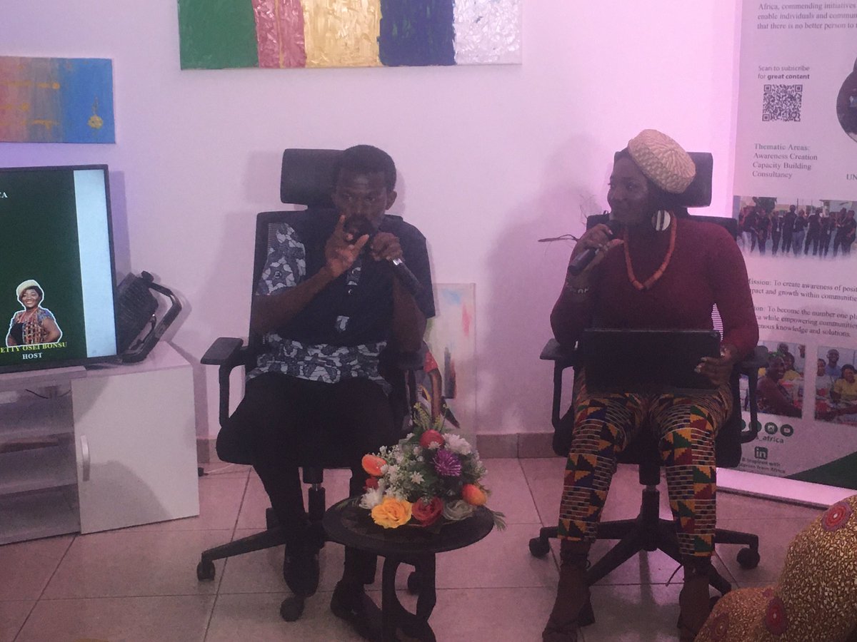 bis_africa's tweet photo. Abusua sharing his Story of arts. #AYIS @bis_africa https://t.co/1jYAqgWuCO