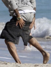 #ChrisBrown booty cheeks 👃🏾 #gay #bi https://t.co/CEuP8nfXgG<a href="/tag/chrisbrown"class="tags">#ChrisBrown</a><a href="/tag/gay"class="tags">#gay</a><a href="/tag/bi"class="tags">#bi</a>