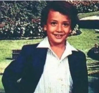 BsbSpanishArmyc's tweet photo. Howard Dwaine Dorough nació el 22 de Agosto de 1973 en Orlando, Florida. ¡Hoy es su cumpleaños! 🥳
@howied 🎂💞
#backstreetboys #howie #howied #howiedorough #howieday #felizcumpleaños #cumpleañosfeliz #felicidades #felizcumple #howie_dorough https://t.co/eYTXxvnwSx