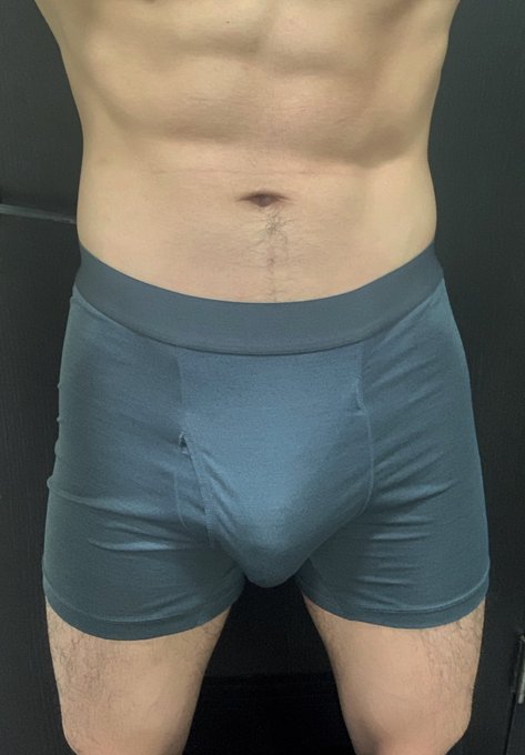 腿肌還是腹肌？ https://t.co/kxnBuKlvV5