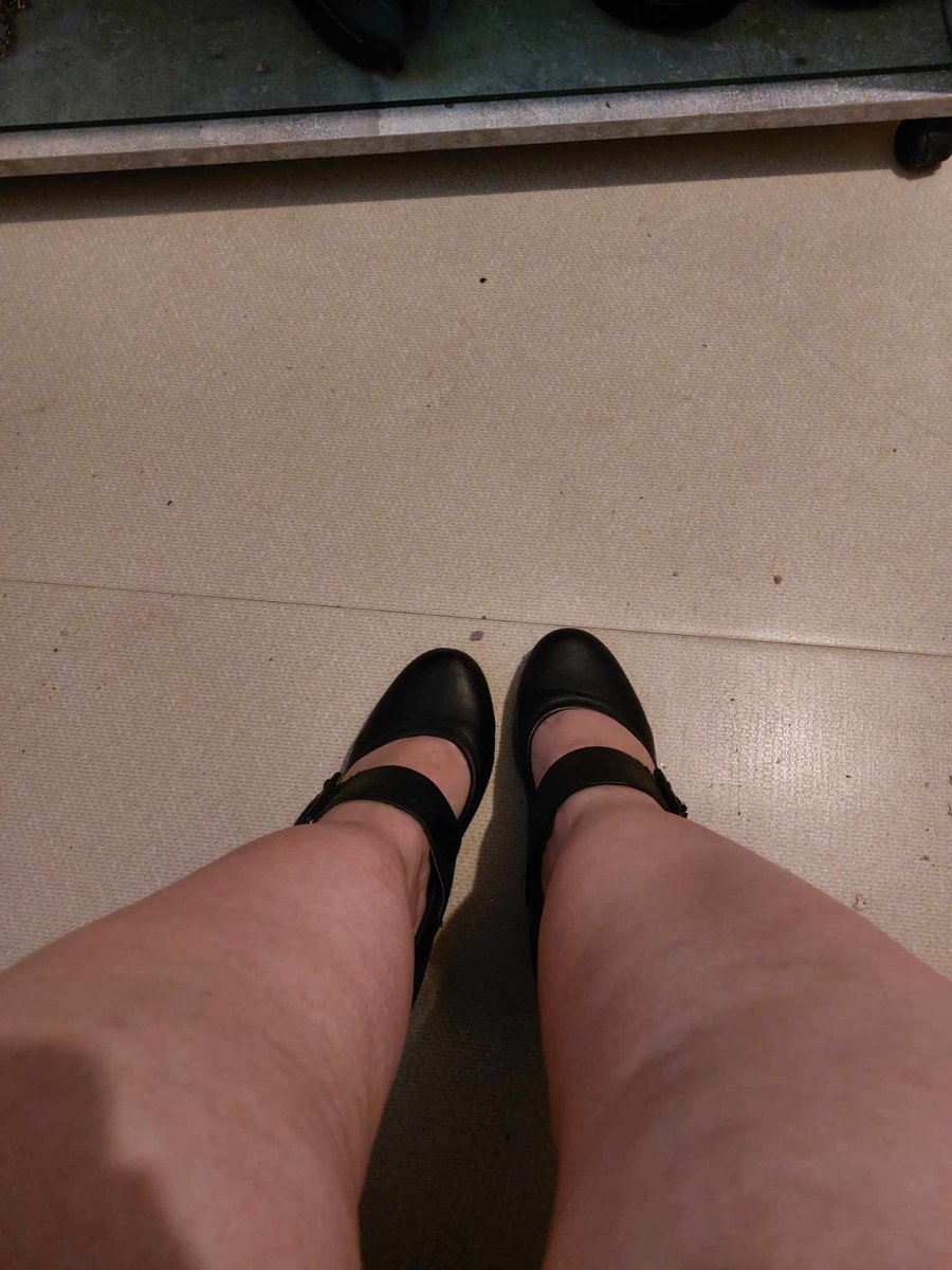 StellaOFTextes's tweet photo. Aimes-tu les chaussures à talons ? Moi j'adore ! Et j'ai quelques paires à te montrer sur mon MYM ... https://t.co/NqcXAKshcQ

#MYM #Pieds #Feet #Foot #FeetPic #TitPic #Poitrine https://t.co/cI3DENTiAX