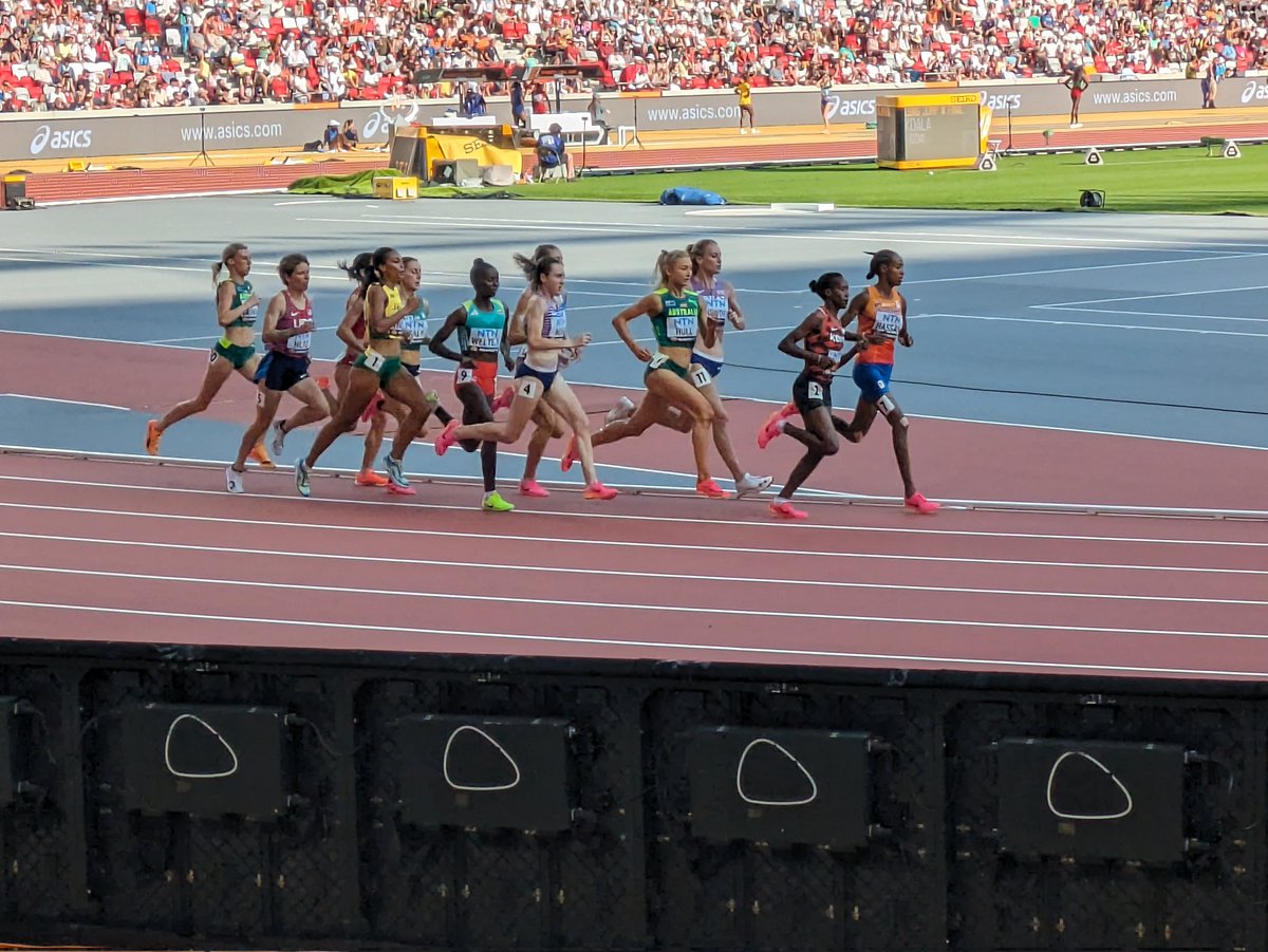 Love this photo of <a href="/lauramuiruns/">Laura Muir</a> in the 1500m semis. She is so far off the ground she looks like she is flying. Good luck tonight Laura. #Budapest2023 #WCHBudapest23