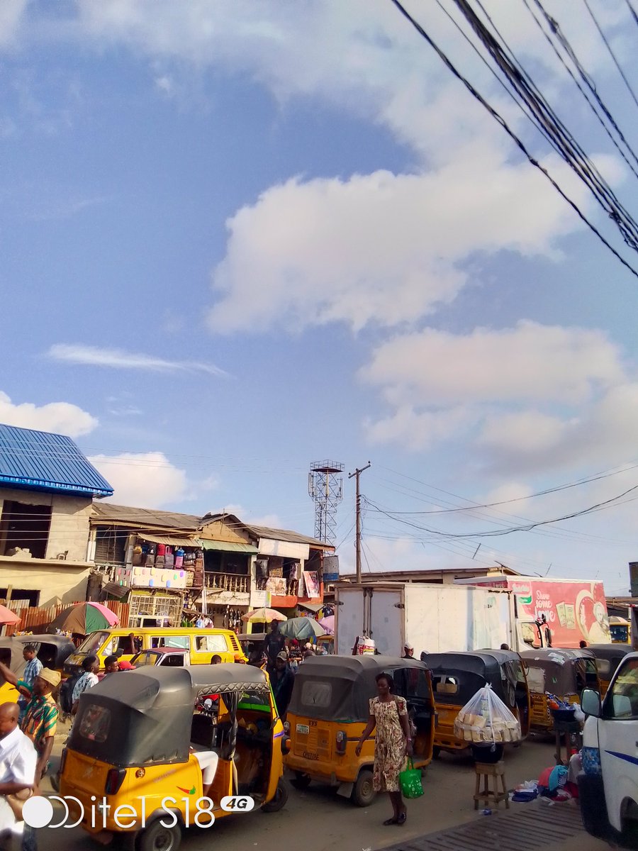 AsaCj1's tweet photo. Some random sight I chanced upon yesterday while running some errands. For a typical Lagos afternoon, the traffic was busy but there were tricycles still packed, probably waiting for the evening rush hour.
#Capturewithitel @itelNigeria 
#itelS23seasonofwinnings https://t.co/yB9To0xCM1