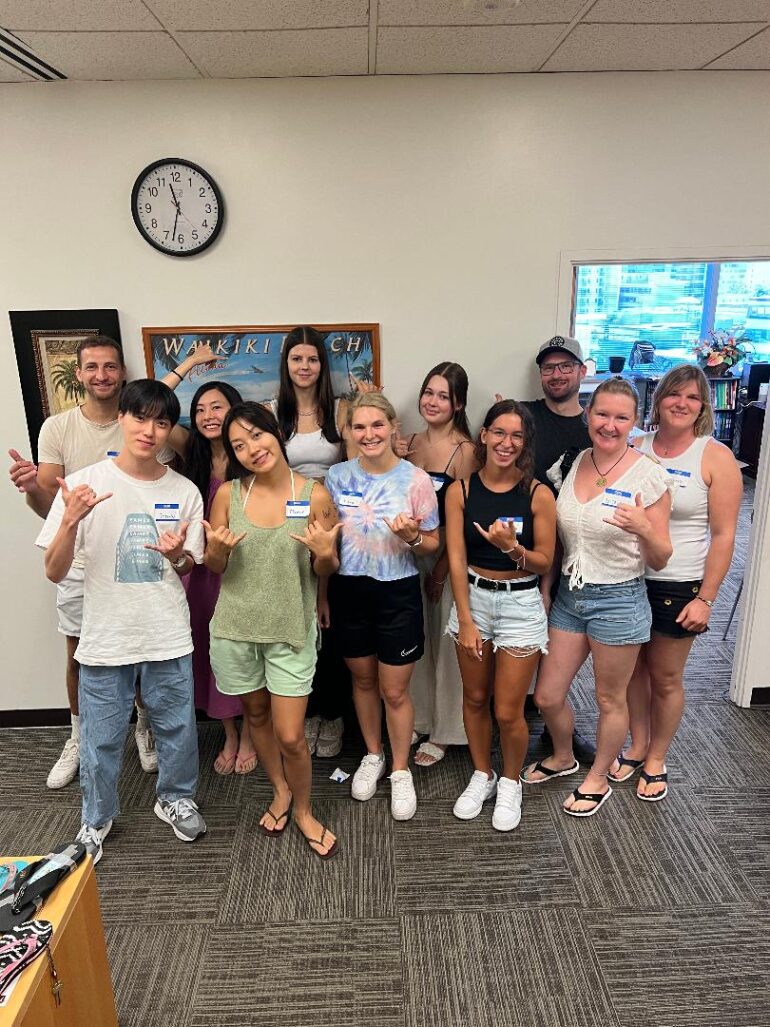 eastmanhawaii's tweet photo. 今週の新入生のみなさんです。充実したハワイ留学ライフを！#IIEHawaii #ハワイ留学 #語学留学 #ハワイ https://t.co/sNRQ7G4T82