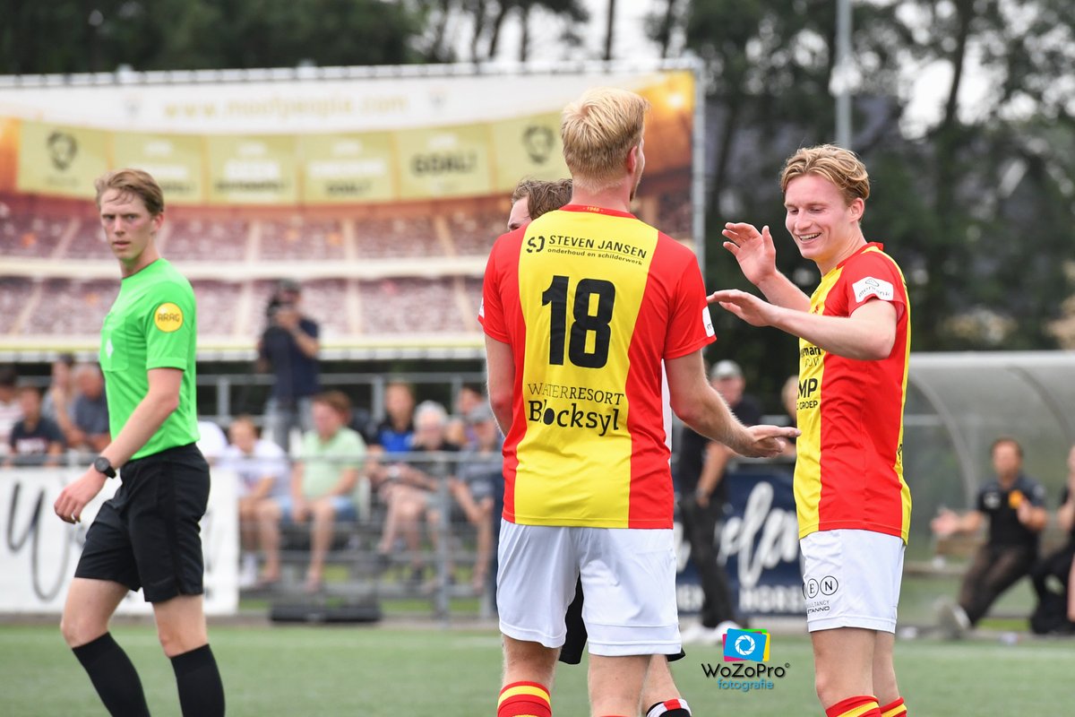 csv_apeldoorn's tweet photo. MATCHDAY! β½οΈ
csv Apeldoorn treft vanavond in de kwartfinale van de Apeldoorn Cup vierdeklasser Albatross. Op het hoofdveld van WSV wordt om 20.45 uur afgetrapt. #csvalb
https://t.co/kZgK1kL36K https://t.co/mm3MQAFeJe