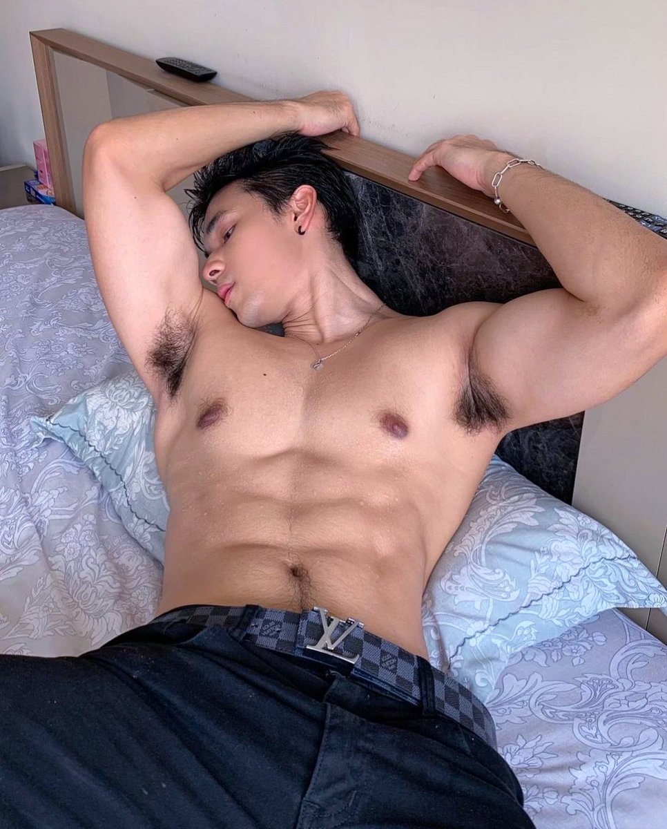 ArmpitLicker_'s tweet photo. Thick and Bushy Armpits🔞😈💦

(📸: @mz_mkz)

Please follow @ArmpitLicker_2 and @ArmpitLicker3_ for more Armpit Pictures and Videos. https://t.co/KLNn7vhmCD