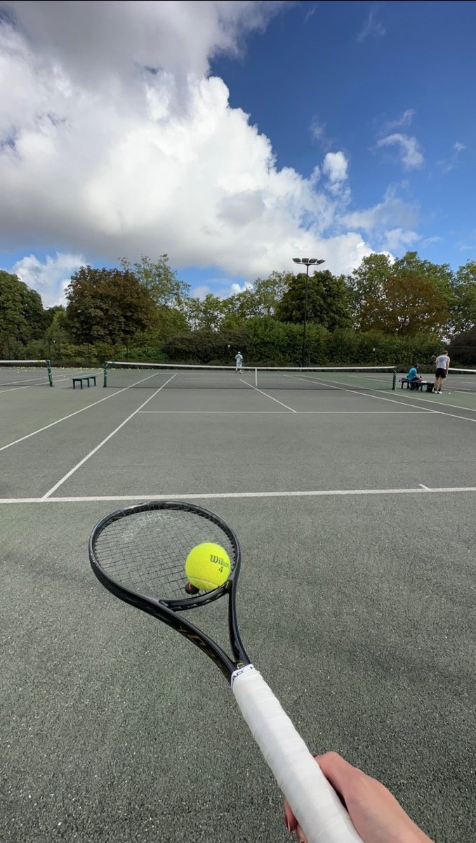Birtakım hobi edinme adımları atıldı, rast gele diyelim o vakit 🥎 Kortların Serena Williams’ı neden olmayayım🤪😂