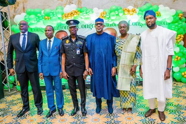 SalisuShuaibA's tweet photo. Together with His Excellency, @dabiodunMFR, The Executive Governor of Ogun State, I extend my felicitations to the newly sworn-in Ministers of the Federal Republic of Nigeria, particularly my brothers from our beloved State, The Gateway state.
#OgunCentralMovingFoward
#SASupdate https://t.co/MEmpIAiQI1